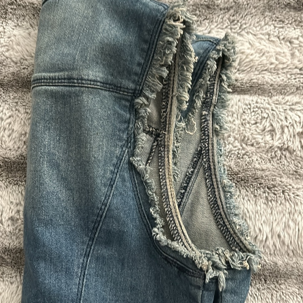 Denim - Picture 5 of 6